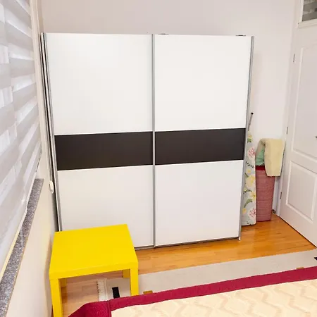 Apartment Apartman Pale