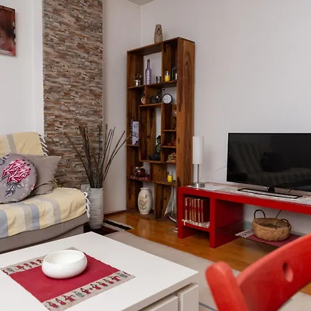 Apartment Apartman Pale