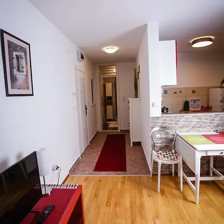 Apartman Pale Apartment *